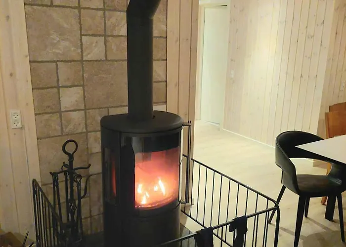 Spacious With Forest Romo