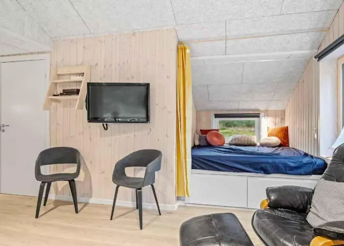 Spacious With Forest *